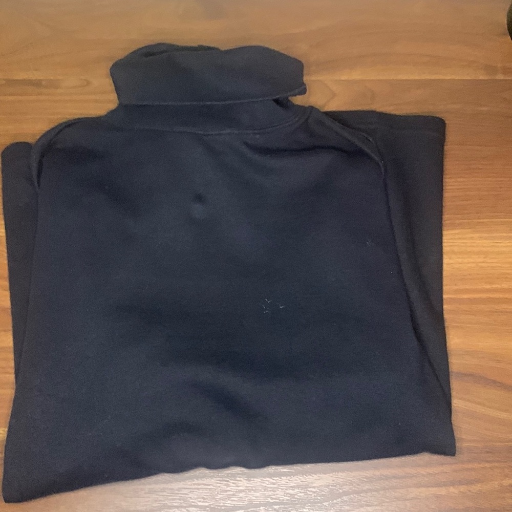 Karen Scott Black turtle Neck